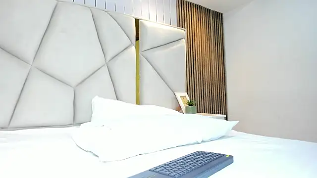 rebeca brown  online show from 02.20.26