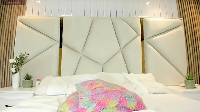 rebeca brown  online show from 04.18.26