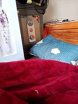 Snapshot of Zerin_nova chatting on 12.05.25 Zerin nova online show from 12.05.25