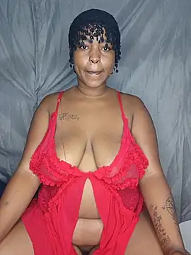 Snapshot of ZuriVixen chatting on 05.18.26 ZuriVixen online show from 05.18.26