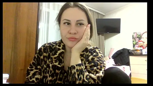 Snapshot of MeadowEyes chatting on 01.14.26 MeadowEyes online show from 01.14.26