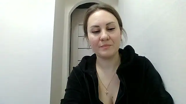 Snapshot of MeadowEyes chatting on 02.13.26 MeadowEyes online show from 02.13.26