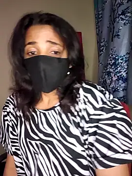 Snapshot of Royal_Shona chatting on 10.16.25 Royal Shona online show from 10.16.25