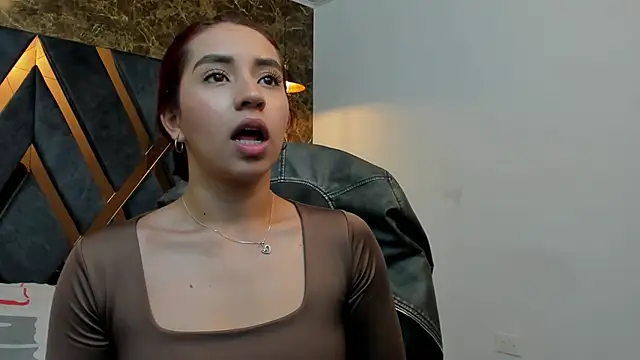 Vittoria Conti  online show from 04.04.26