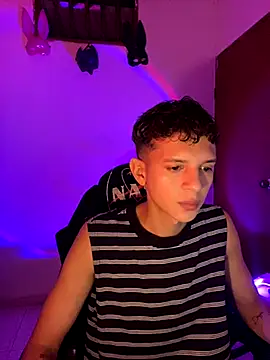 Snapshot of tylernova chatting on 10.17.25 tylernova online show from 10.17.25