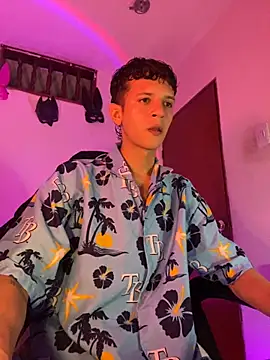 Snapshot of tylernova chatting on 11.02.25 tylernova online show from 11.02.25