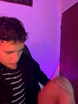 Snapshot of tylernova chatting on 11.05.25 tylernova online show from 11.05.25