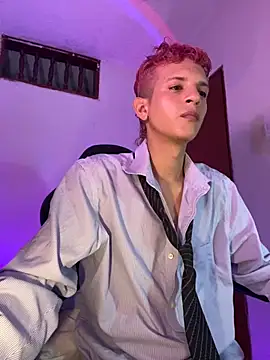 Snapshot of tylernova chatting on 11.13.25 tylernova online show from 11.13.25