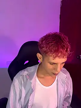 Snapshot of tylernova chatting on 11.15.25 tylernova online show from 11.15.25