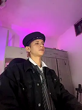 Snapshot of tylernova chatting on 12.02.25 tylernova online show from 12.02.25