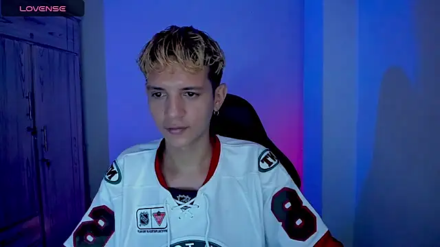 tylernova online show from 03.10.26