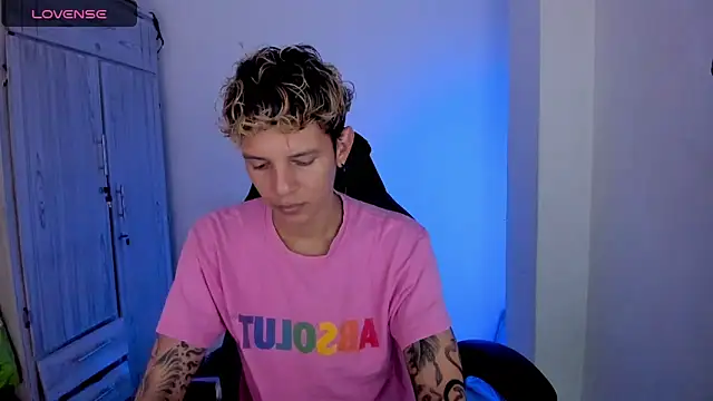 tylernova online show from 04.14.26