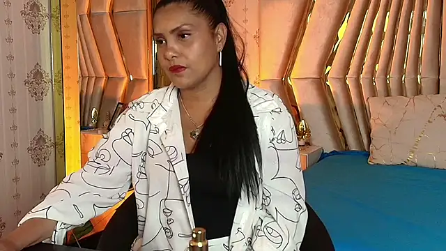 Snapshot of Barbbara_sweett chatting on 10.18.25 Barbbara sweett online show from 10.18.25