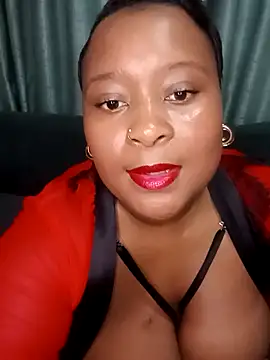 Snapshot of Luxsexytiger chatting on 11.01.25 Luxsexytiger online show from 11.01.25