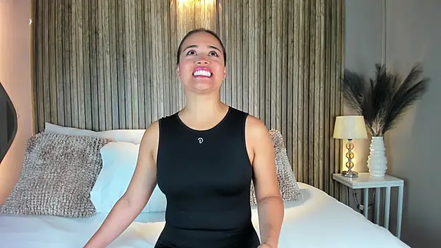 VanneCamiel online show from 11.17.25