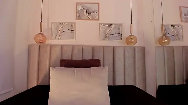 tamara kisses online show from 05.30.26