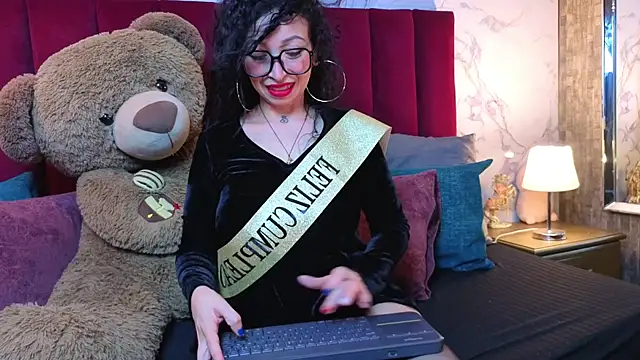 CHIARAJJONES online show from 06.04.26