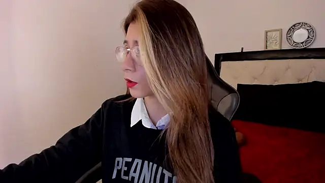 Sara Roades online show from 11.27.25