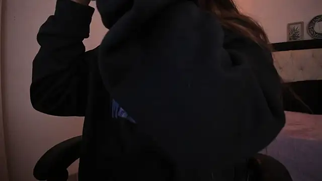 Sara Roades online show from 12.13.25