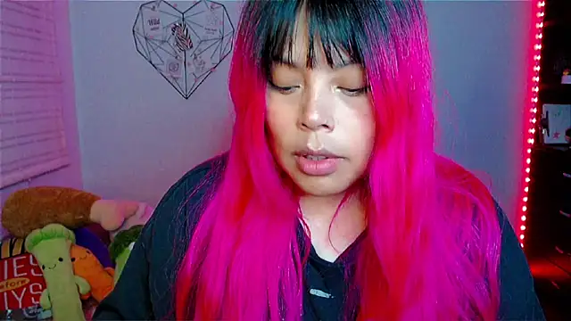 EllieMoonX online show from 12.22.25