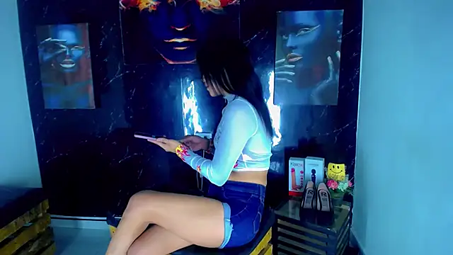 Snapshot of party_girl_skiny chatting on 07.17.26 party girl skiny online show from 07.17.26