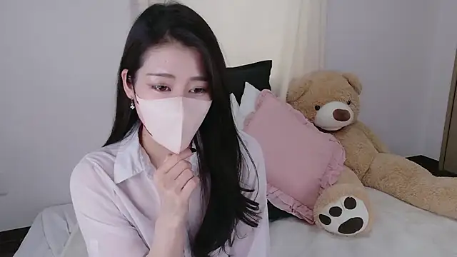 Snapshot of Ran_2323 chatting on 12.16.25 Ran 2323 online show from 12.16.25