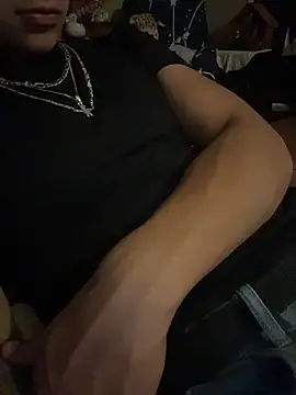 Snapshot of Gmktulon chatting on 11.05.25 Gmktulon online show from 11.05.25