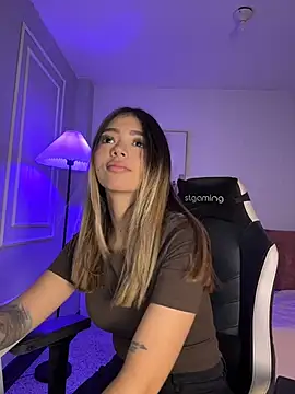 HoneyMollyX online show from 04.05.26