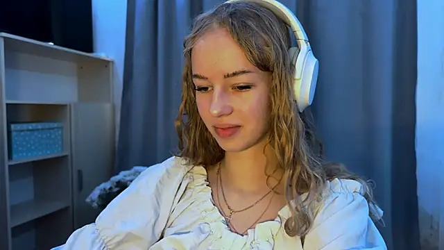 LunaCrave online show from 11.07.25