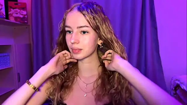 LunaCrave online show from 11.27.25