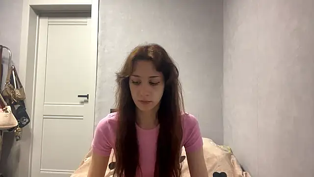 Snapshot of WildPeachh chatting on 10.23.25 WildPeachh online show from 10.23.25