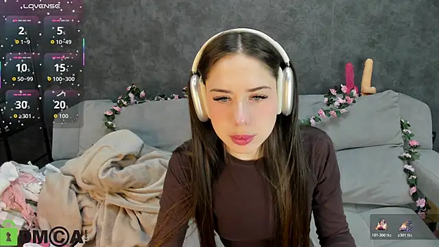 Lana Stones online show from 11.17.25