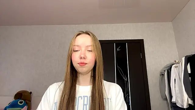 AntoniaMoravick online show from 10.25.25