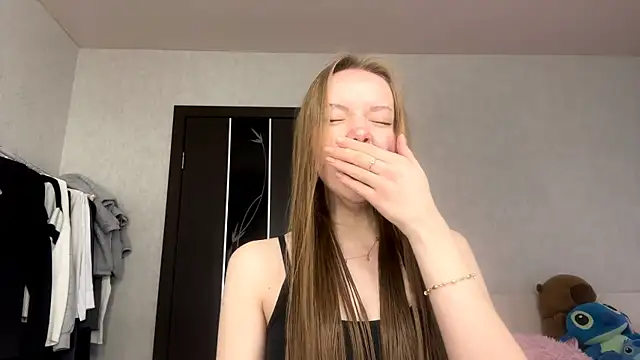 AntoniaMoravick online show from 11.14.25