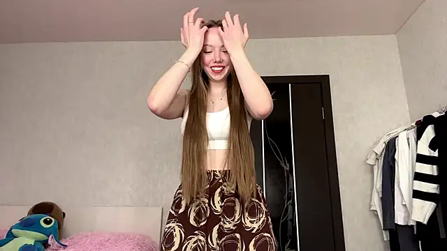 AntoniaMoravick online show from 11.17.25