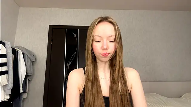 AntoniaMoravick online show from 12.15.25