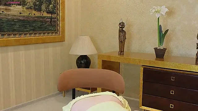 AlinaAldrete online show from 11.23.25