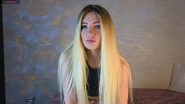 Snapshot of sweety__ella chatting on 05.30.26 sweety ella online show from 05.30.26