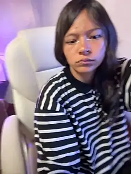 Ninfa pink online show from 10.21.25