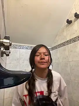 Ninfa pink online show from 11.25.25