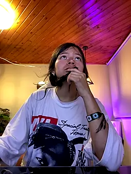 Ninfa pink online show from 12.02.25