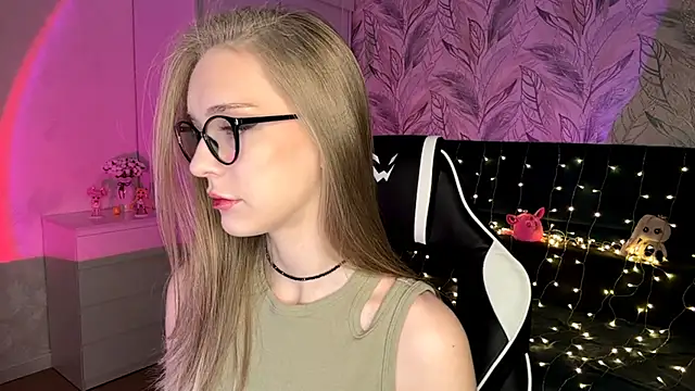 EvaPeace online show from 12.03.25