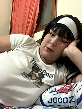 Snapshot of velvet_rosee01 chatting on 10.13.25 velvet rosee01 online show from 10.13.25
