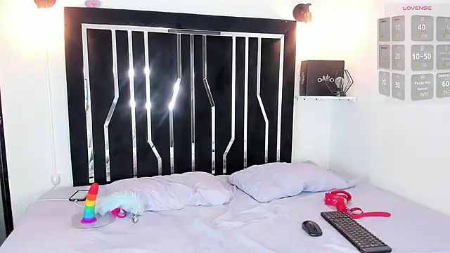 Snapshot of Iam_criss09 chatting on 10.27.25 Iam criss09 online show from 10.27.25