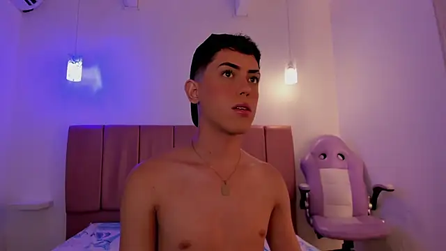 Snapshot of Iam_criss09 chatting on 12.05.25 Iam criss09 online show from 12.05.25