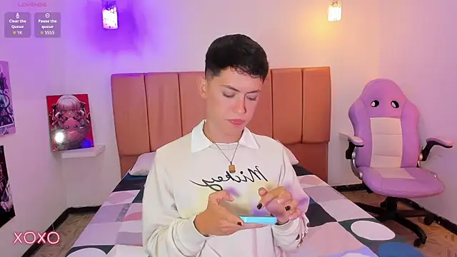 Snapshot of Iam_criss09 chatting on 12.19.25 Iam criss09 online show from 12.19.25