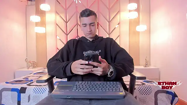 Ethan Boy  online show from 02.19.26