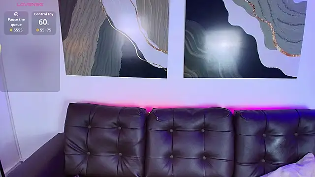 Nia Blum online show from 11.25.25