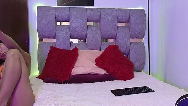 Snapshot of alix_kitty chatting on 11.19.25 alix kitty online show from 11.19.25