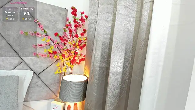  naylaa  online show from 04.22.26